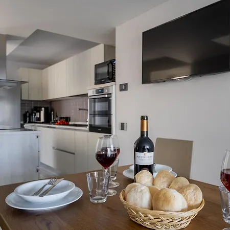 Villa Acquaviva With Panoramic, Private Pool And Gym - By Posarellivillas *