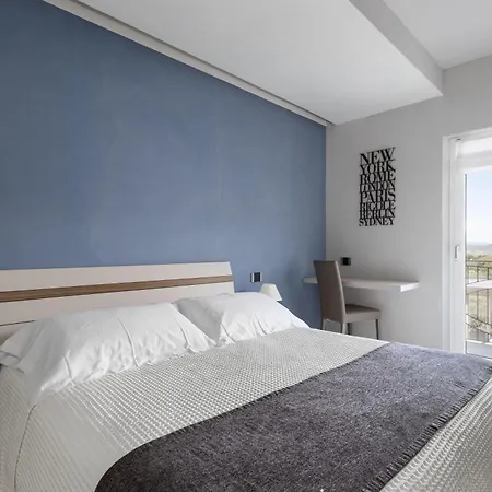 Acquaviva With Panoramic, Private Pool And Gym - By Posarellivillas