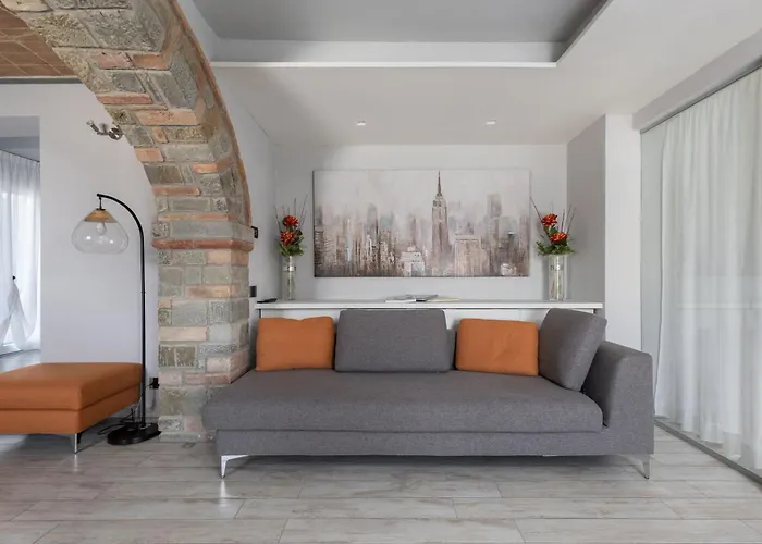 Acquaviva With Panoramic, Private Pool And Gym - By Posarellivillas *